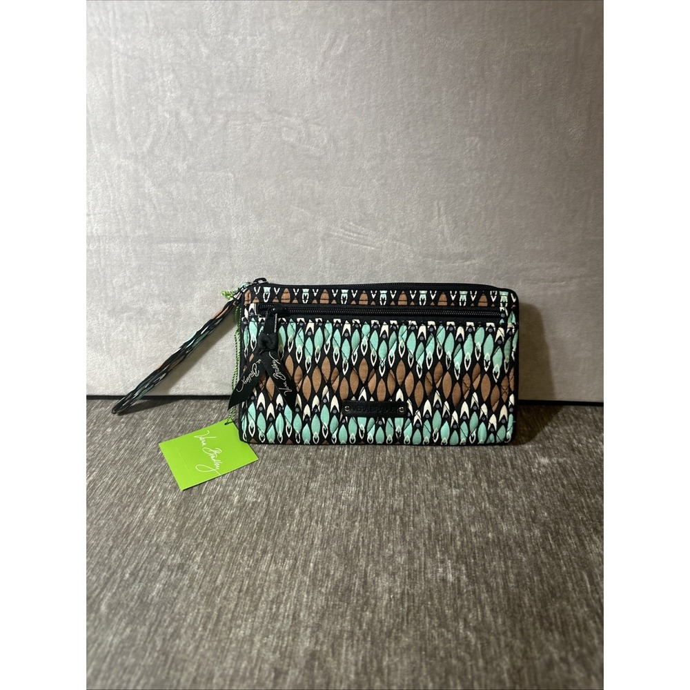 Vera Bradley Front Zip Wristlet Sierra Stream‎ multiple card slots inside NWT